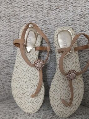 Mixit Cream and Tan T-Strap Sandals with Decorative Medallion